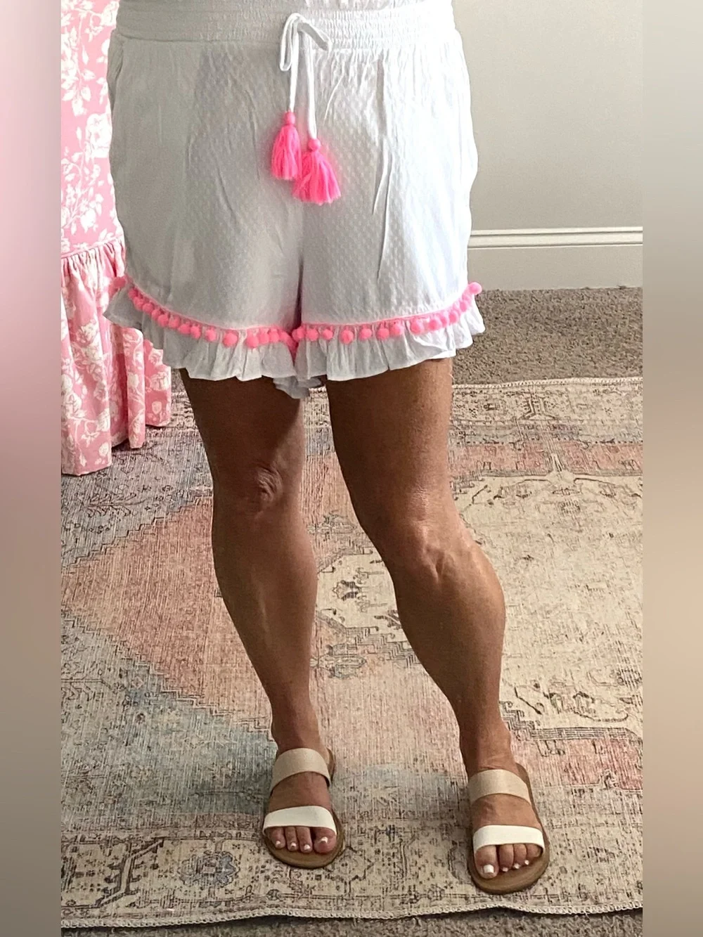 Crown&Ivy Women’s M White Pink Pom Ruffle Shorts Boho Coastal Preppy Cottagecore